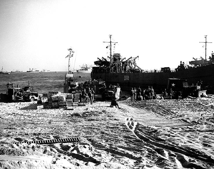 3. 7th Infantry Division Arrives at Iwon.jpg