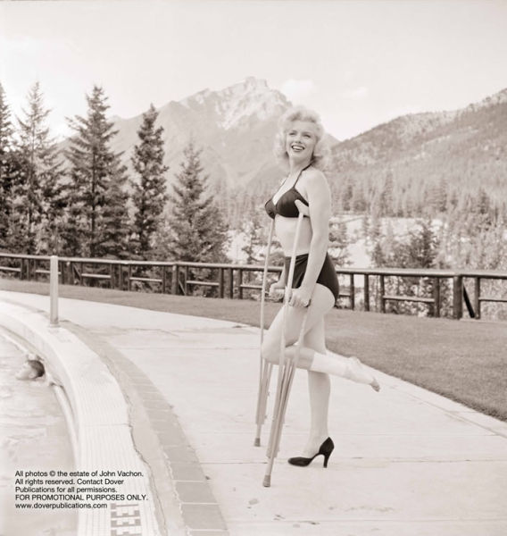 A_series_of_never-before_seen_pictures_of_Marilyn_Monroe_are_published_in_new_book_(4).jpeg