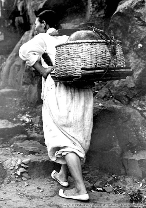 5-woman-carrying-water-jeju-island.jpg