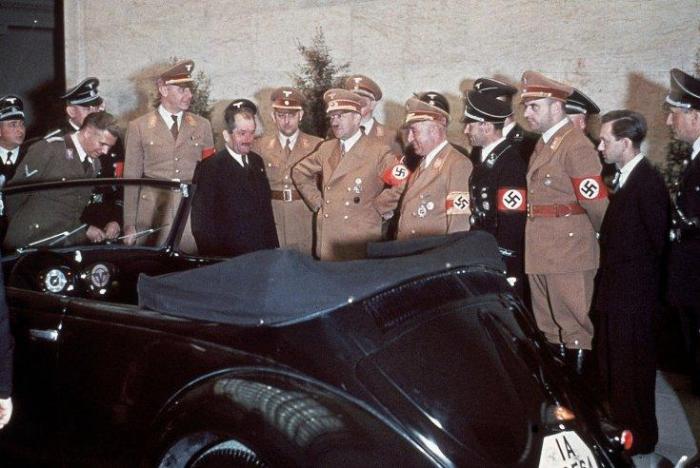 Hitlers_birthday_02.jpg