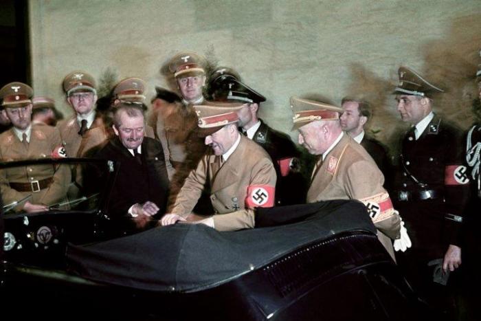Hitlers_birthday_05.jpg