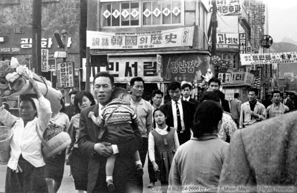 49-korean-street-scene.jpg