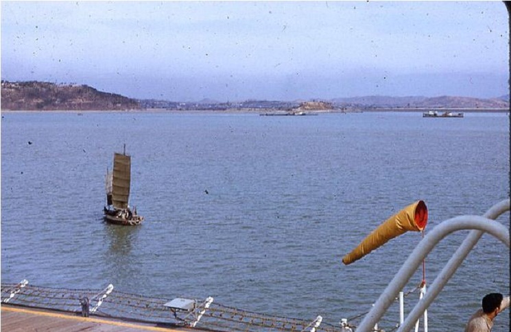 Korean Fishing Boat-Inchon Harbor-March 1953.JPG