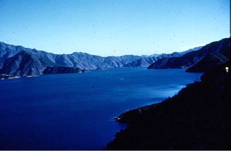 Hwachon Reservoir-Jan. 1953.JPG