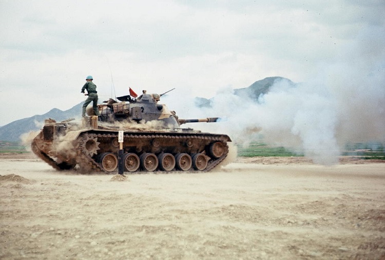 Tank firing 1965a.jpg