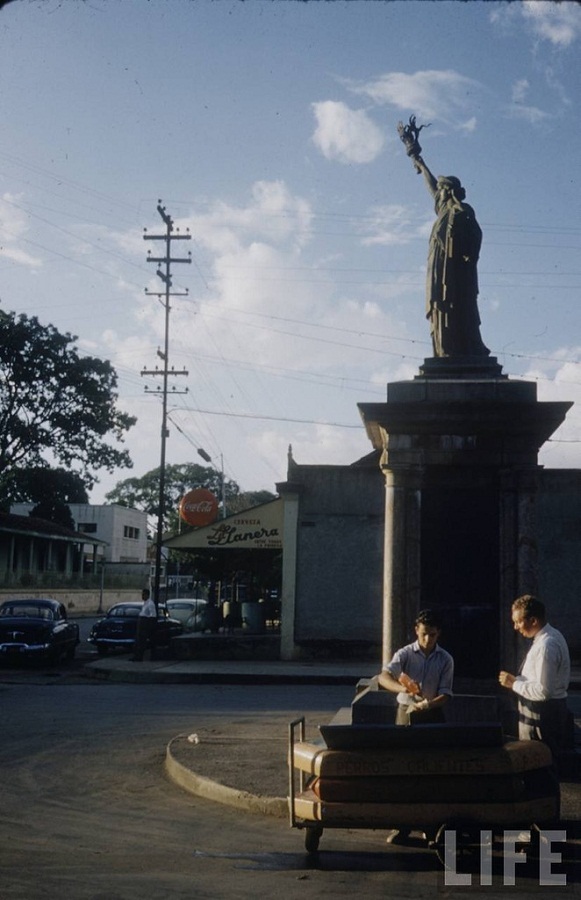 Venezuela, 1953 (8).jpg