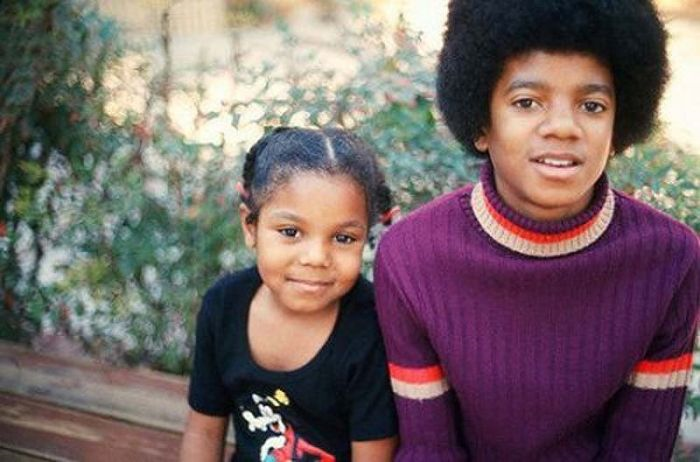 Young Janet and Michael Jackson.png
