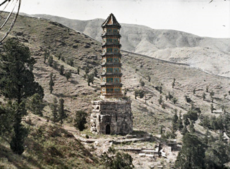 28Buddhist-pagoda.jpg