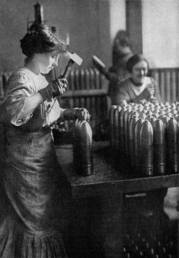 French factory 1917.jpg