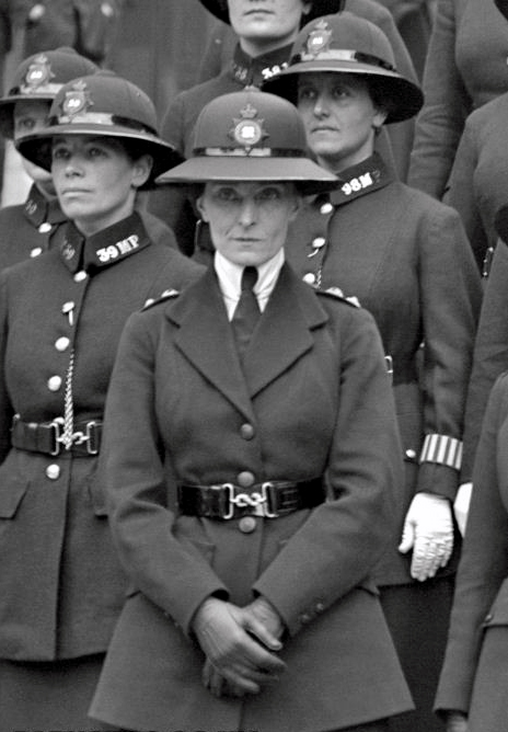 London Police Women2.jpg