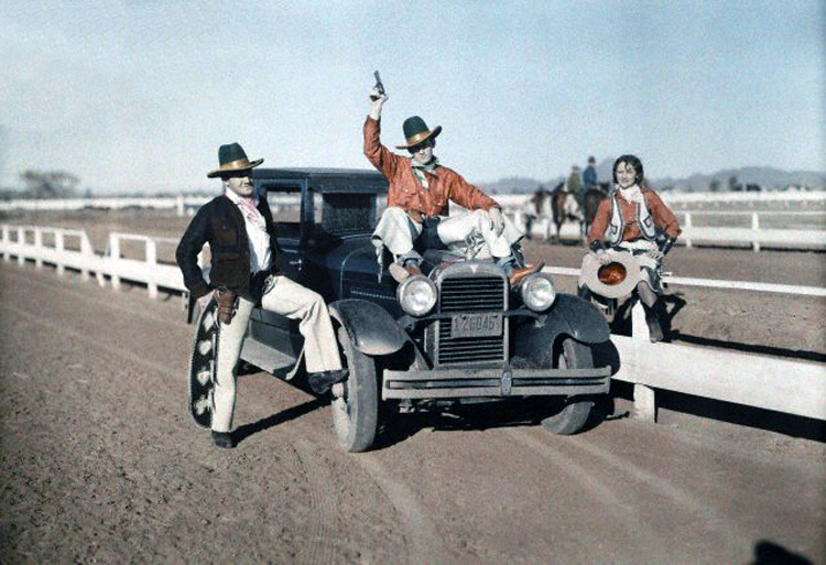 Color Photos of Cars 100 Years Ago (9).jpg