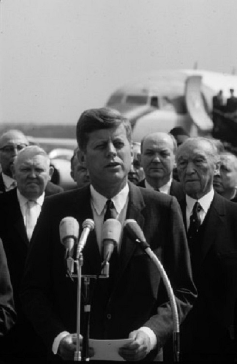 01 President John F_ Kennedy in Cologne, Germany, June 1963.jpg