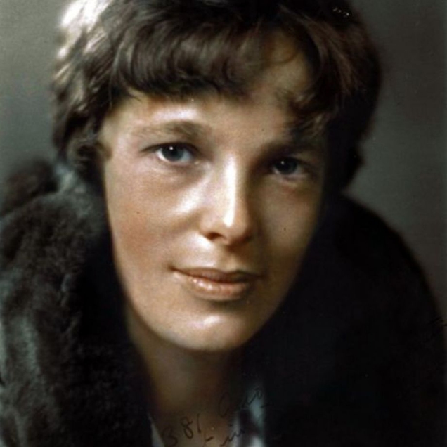 Amelia Earhart 1930.jpg