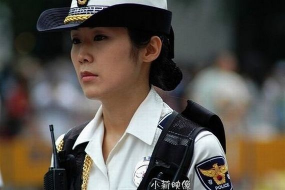 female-police20.jpg