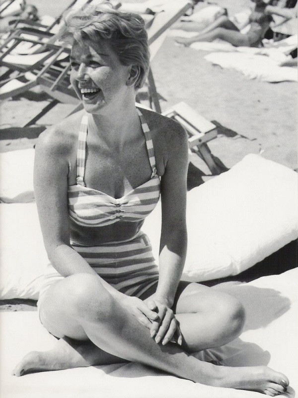 0971-Doris Day bikini.jpg