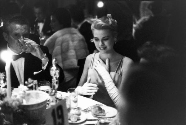 Grace Kelly at the Oscars, 1950s.jpg