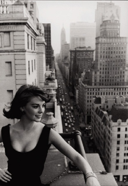 7Fifth Avenue, New York City, 1961.jpg
