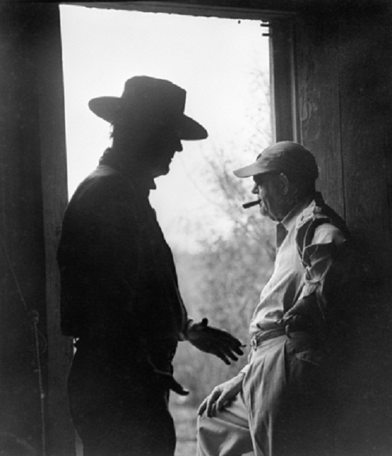 31John Ford and John Wayne, The Alamo.jpg