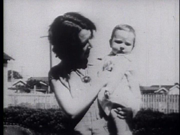 Norma Jeane with her mother Gladys 1927.jpg