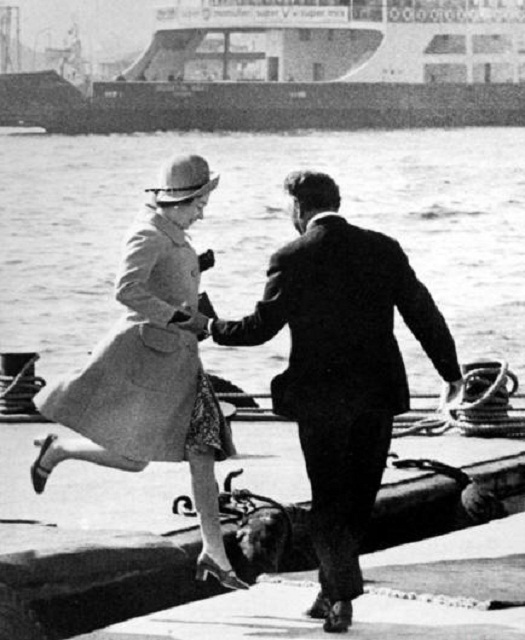 Queen Elizabeth leaps from a barge on her visit to Turkey in 1971..jpg