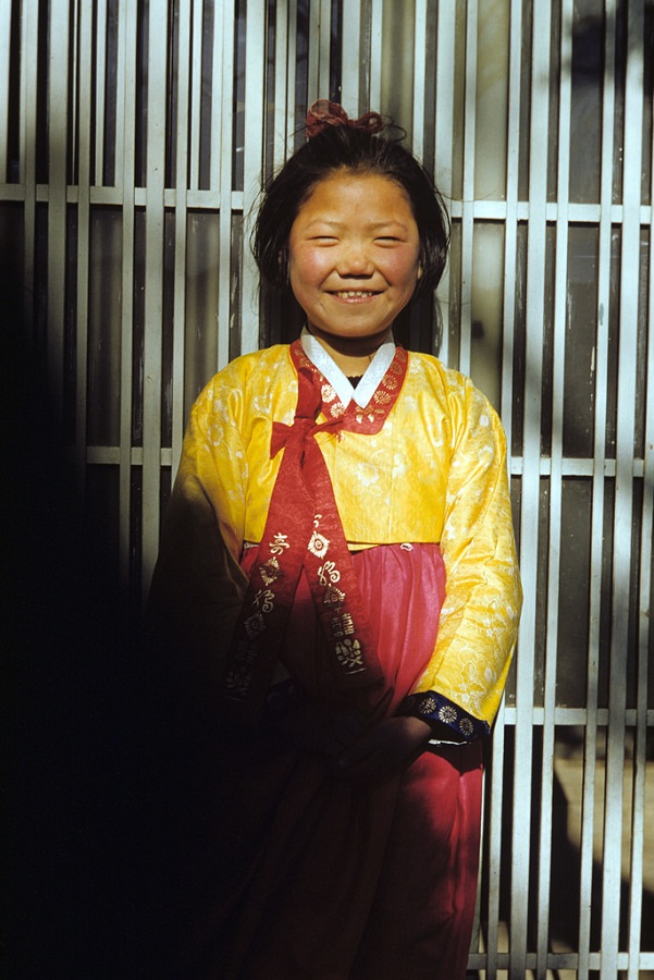 204Korean girl, 1952.jpg