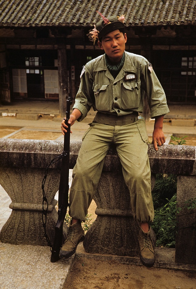 239aKorean Soldier, 1952.jpg