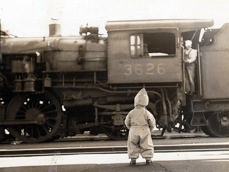 3B&amp;M Locomotive 3626 4-6-2 at Manchester Station 1942.jpg
