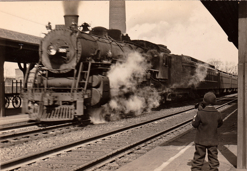 4Boston and Maine Passenger train Manchester NH 1943.jpg