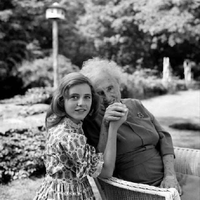 856 Patty Duke and Helen Keller.jpg