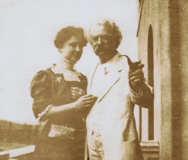 819 Hellen Keller and Mark Twain2.jpg