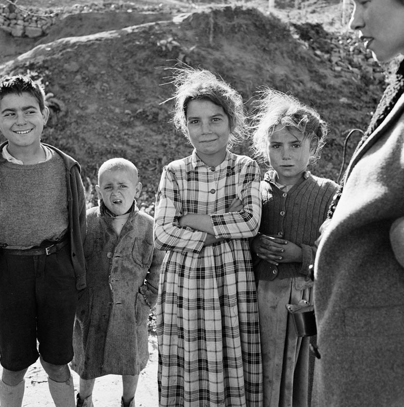17 Four Gypsy Children, Spain, 1956.jpg