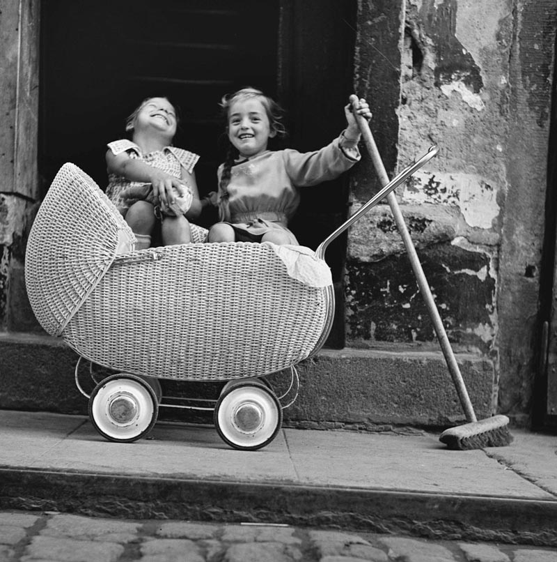30 Carriage and Broom, Germany, 1955.jpg