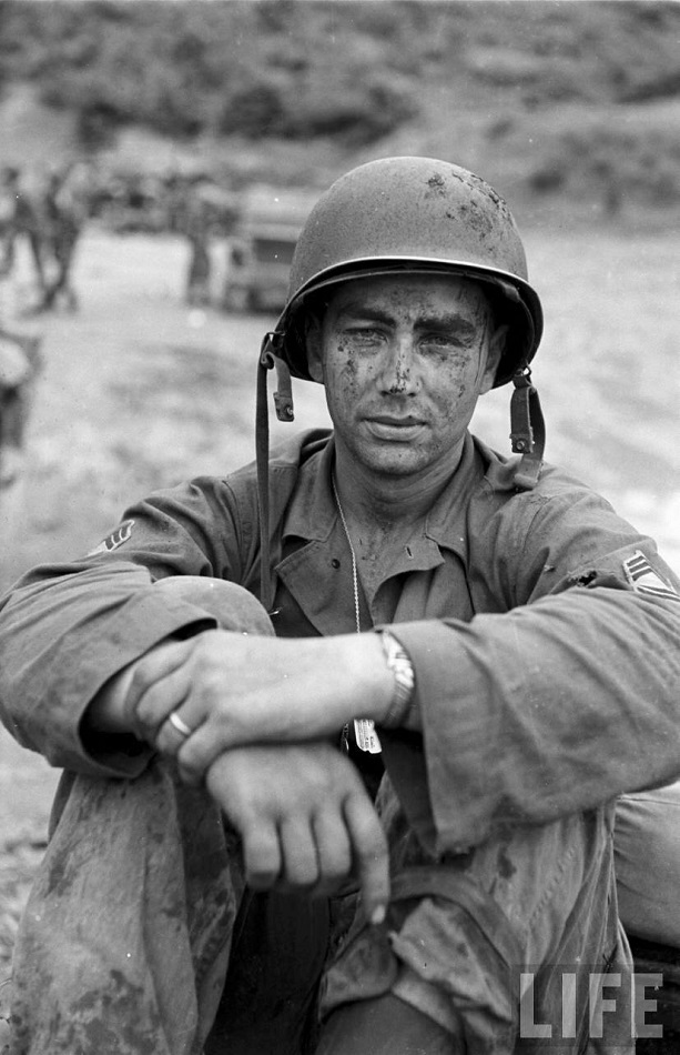 Soldier in Korea, by Carl Mydans, July 1950.jpg