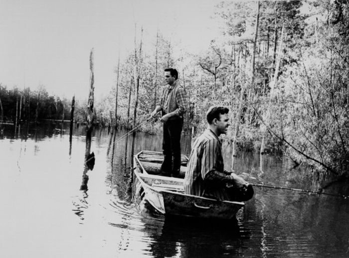Johnny Cash and Johnny Horton fishing. Arkansas, 1959.jpg