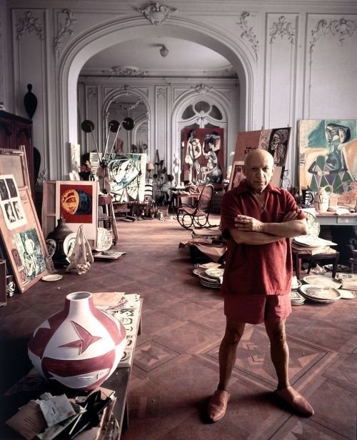 Picasso in his Studio, year 1956.jpg