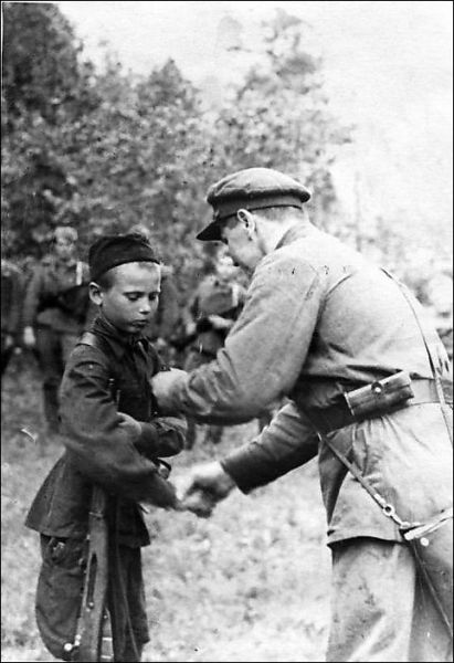child-soldiers-in-world-war-ii-03.jpg