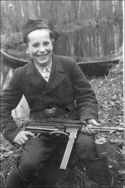 child-soldiers-in-world-war-ii-06.jpg