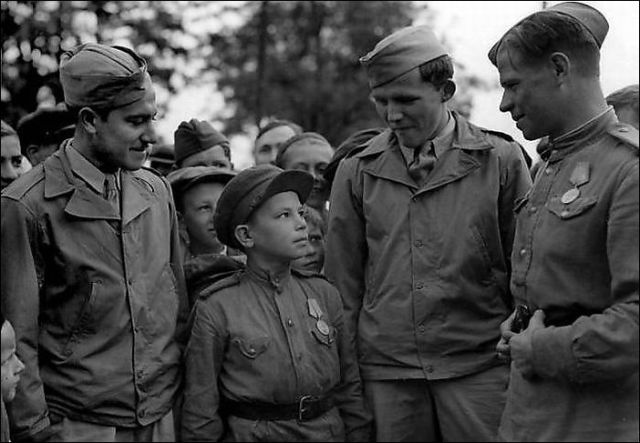 child-soldiers-in-world-war-ii-18.jpg