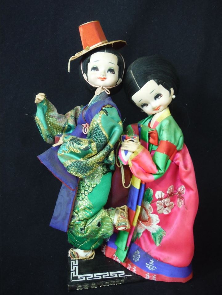 Vintage Korean Dolls Wedding Couple Hand Sewn Brocade Silk Costumes 00.JPG