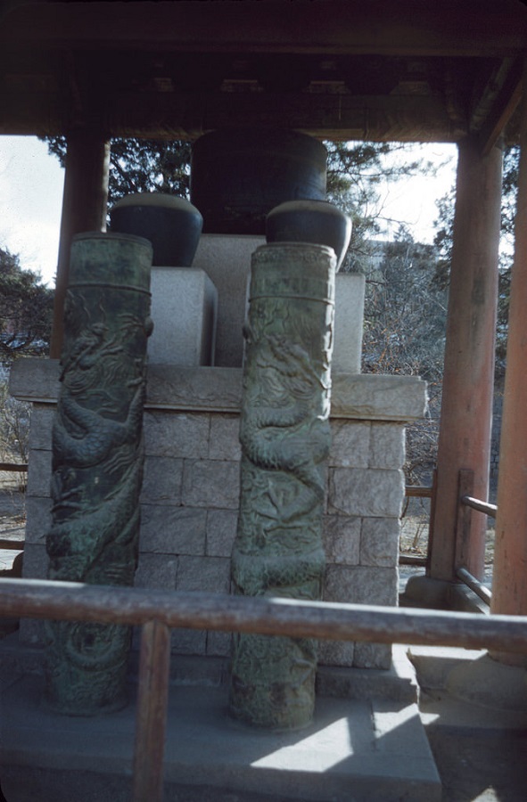 2 Duk Soo Palace monument, 22 Jan 1955.jpg