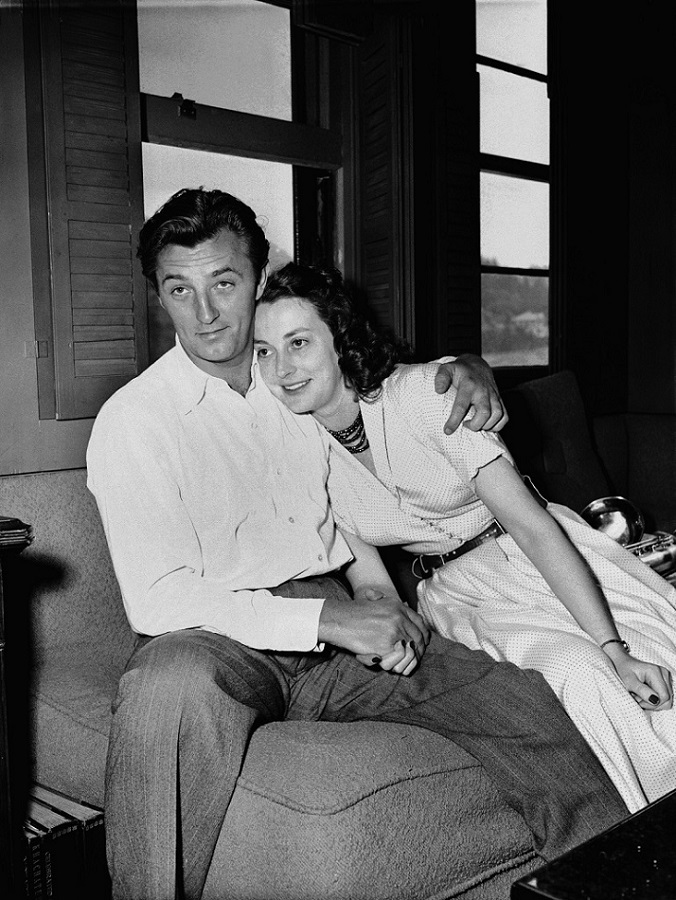 4a Robert and Dorothy Mitchum, 1949.jpg