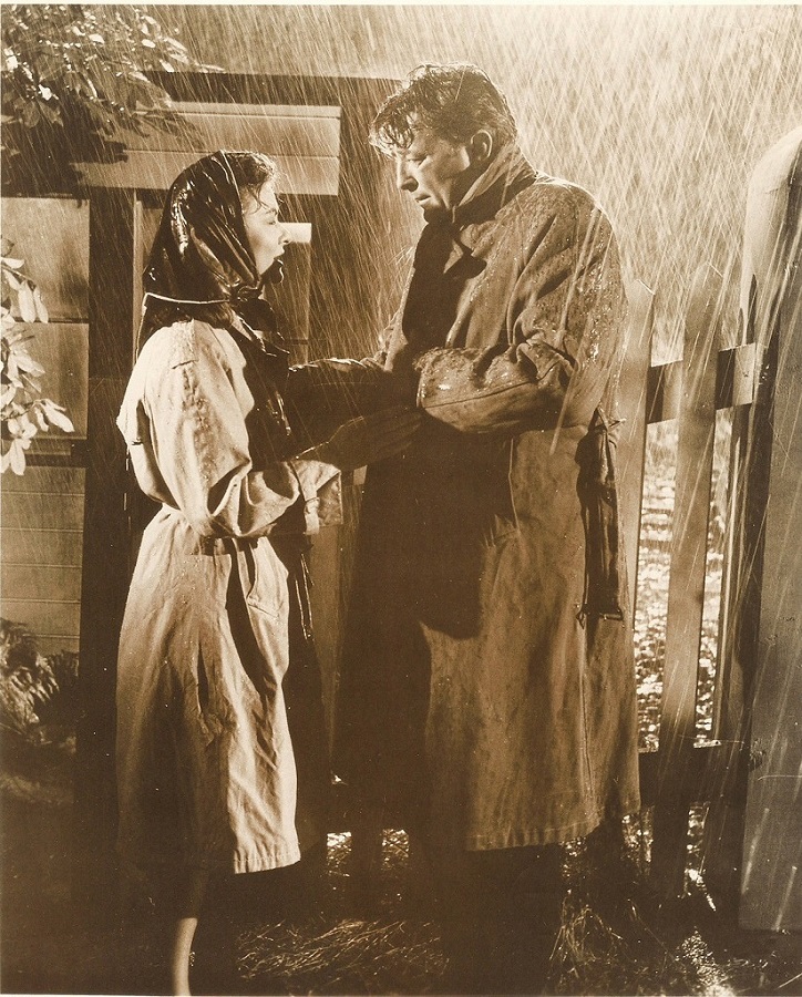 4e Larain Day and Robert Mitchum in The Locket directed by John Brahm, 1946.jpg
