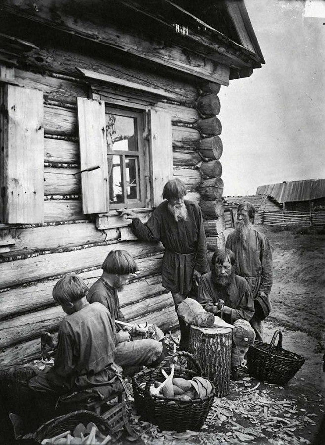 4 The production of spoons, Russia, 1897,..jpg