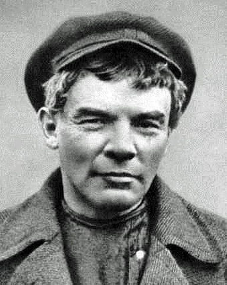 Lenin without beards, August 11, 1917.jpg