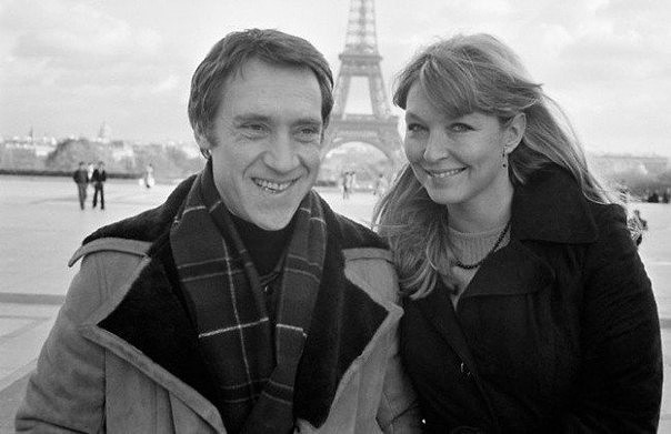 Vladimir Vysotsky and Marina Vlady, Paris, 1977.jpg