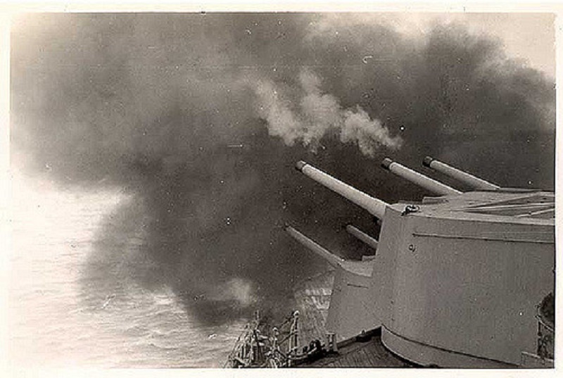 4 HMS Belfast, Korean War 1951.jpg