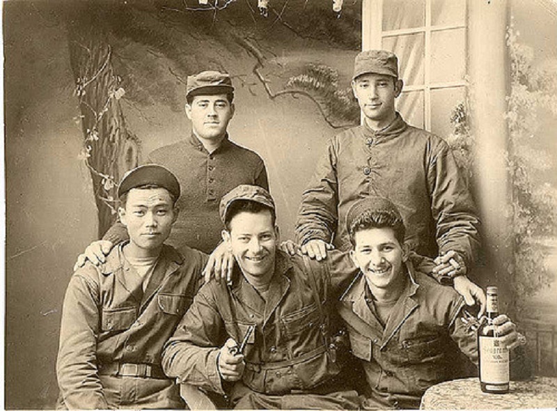 9 USA Soldiers, Korea 1952.jpg