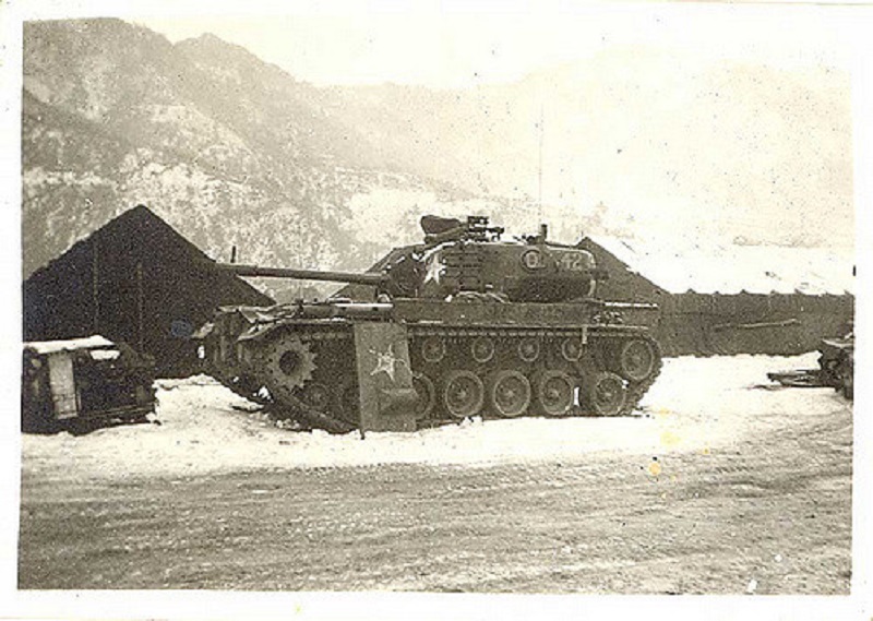 21 1952 Tank.jpg