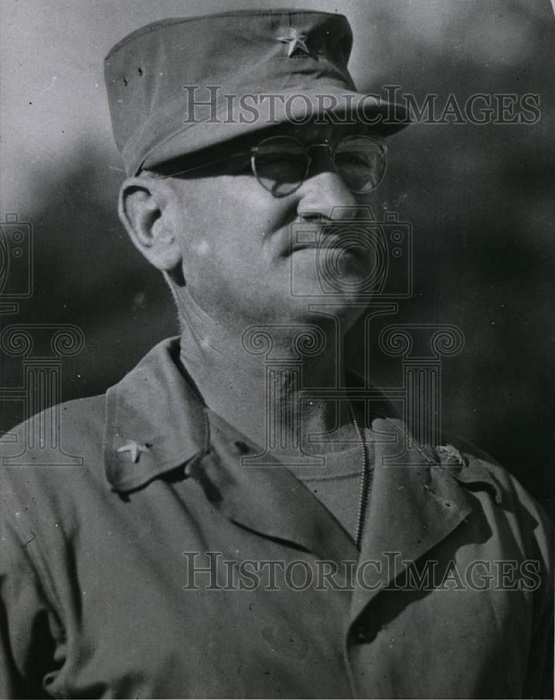 1952 Press Photo Brigadier General Haydon Boatner at Koje Island Korea.JPG