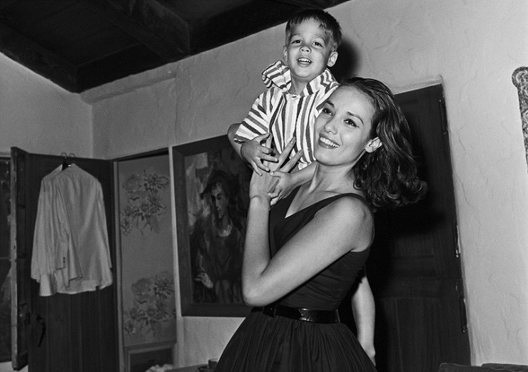 Marlon Brando et son épouse Anna Kashfi, Hollywood, le 12 octobre 1957 b.jpg